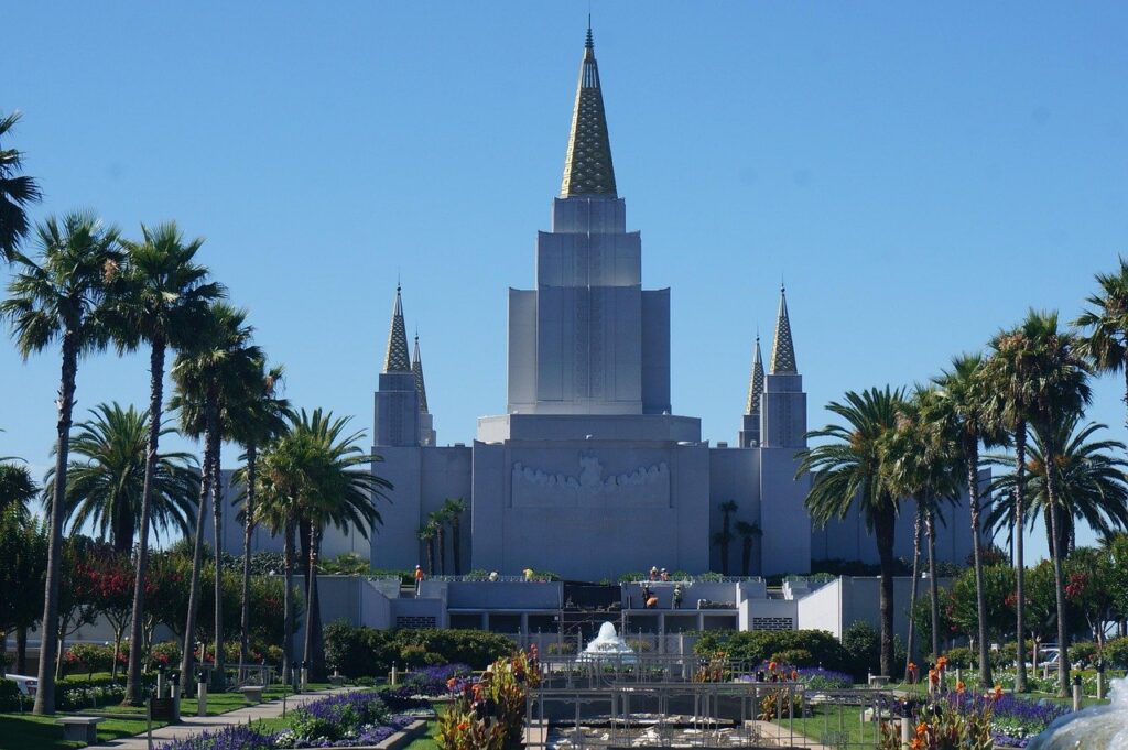 20 key differences between the New Testament Church (often referre